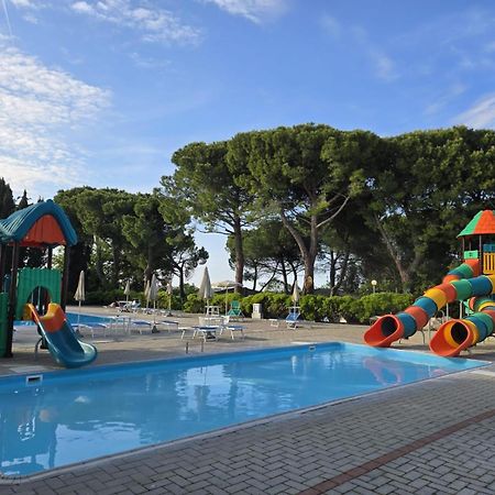 Camping Village Mar Y Sierra San Costanzo Exterior photo