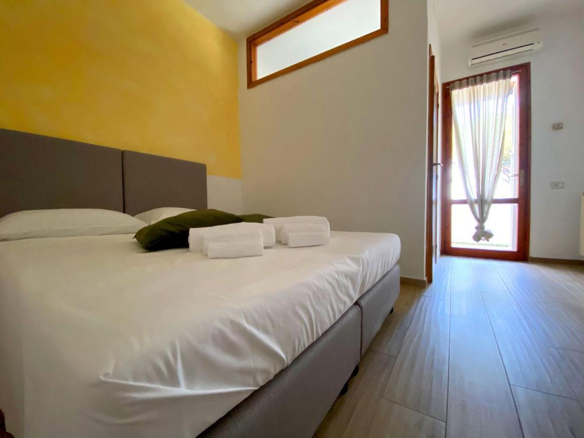 Camping Village Mar Y Sierra San Costanzo Exterior photo