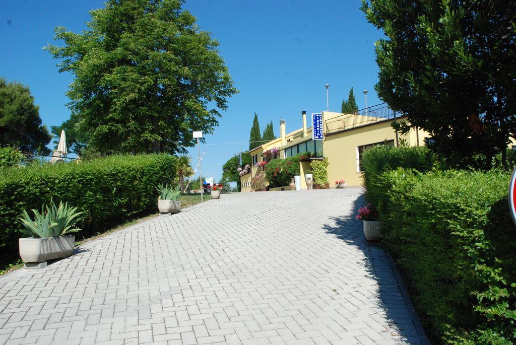 Camping Village Mar Y Sierra San Costanzo Exterior photo