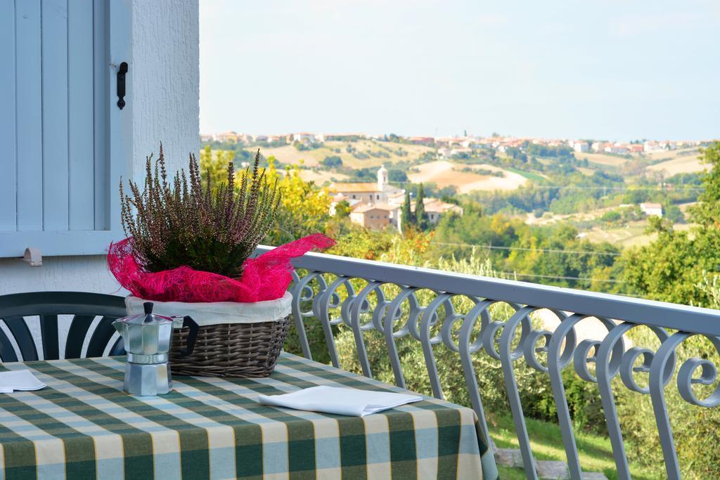 Camping Village Mar Y Sierra San Costanzo Exterior photo