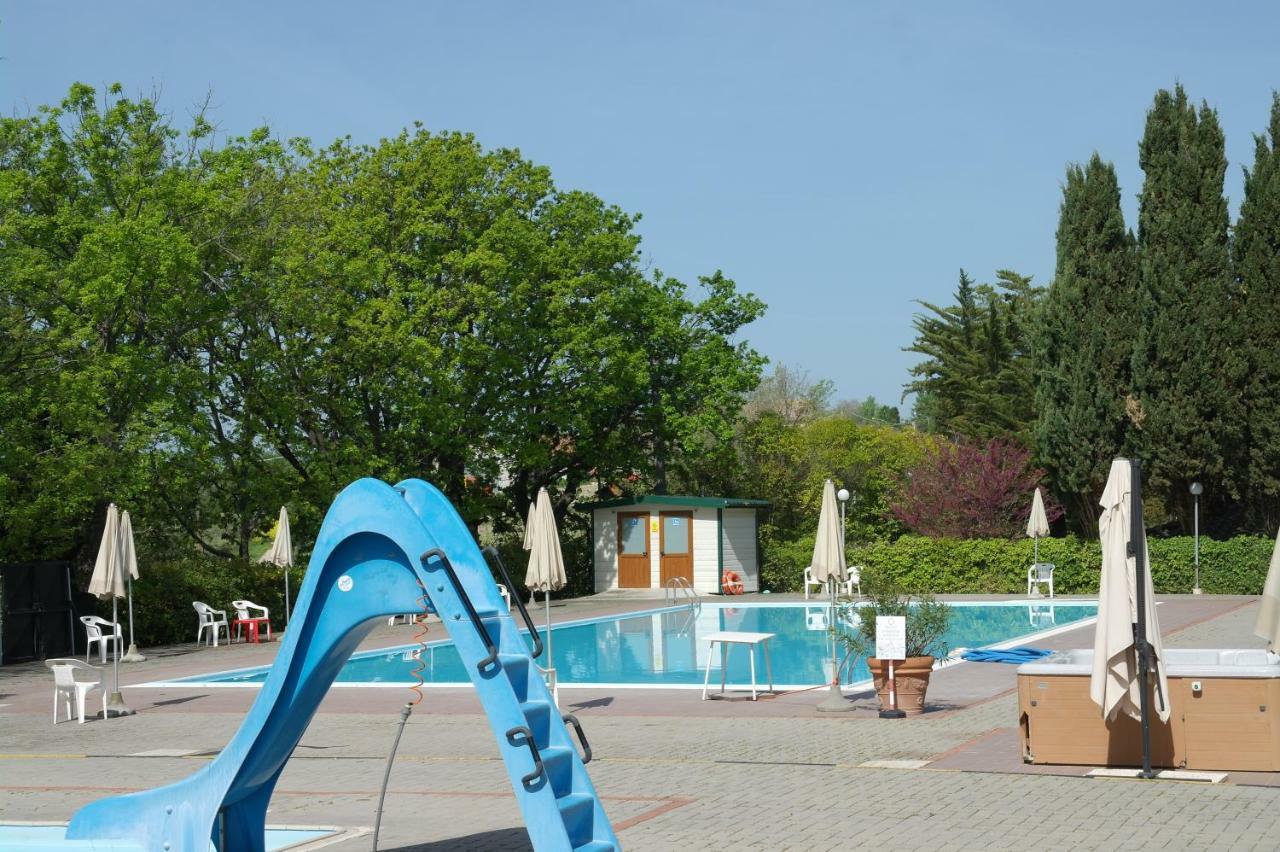 Camping Village Mar Y Sierra San Costanzo Exterior photo